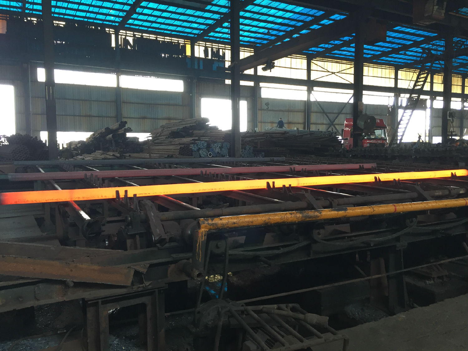 苏州无缝钢管厂家生产线